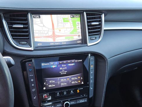 Used 2019 INFINITI QX50 Essential w/ Premium Heat Package image 17