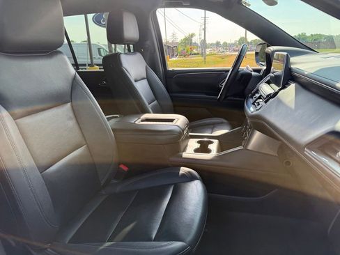 Used 2022 Chevrolet Tahoe Z71 w/ Luxury Package AWD/4WD image 13
