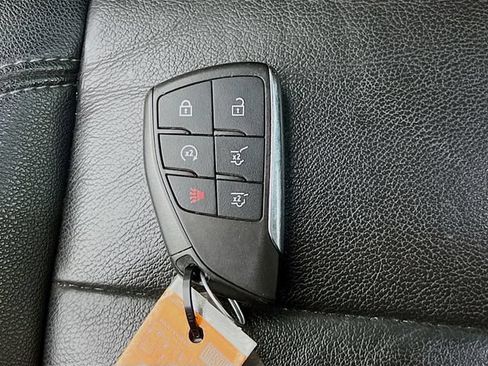 Used 2022 Chevrolet Suburban LT AWD/4WD image 31