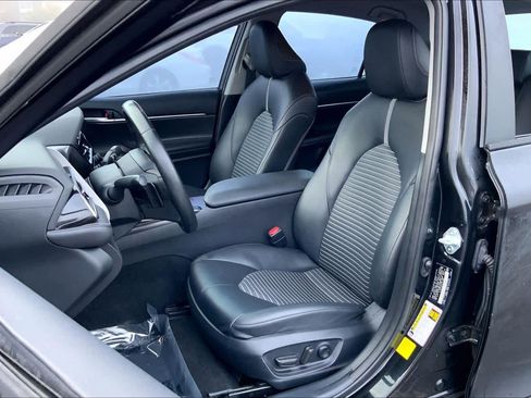 Used 2023 Toyota Camry SE image 8