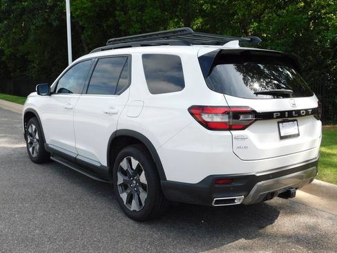 Certified 2026 Honda Pilot Elite image 3