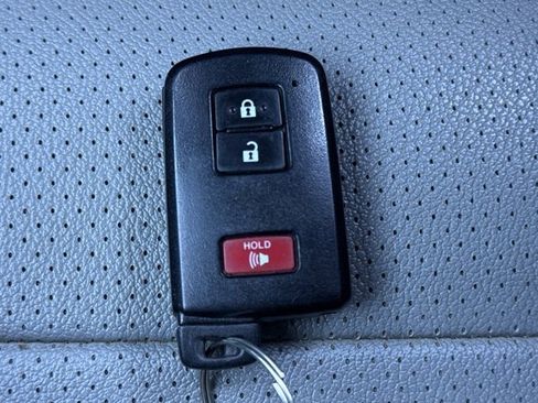 Used 2021 Toyota Tacoma TRD Off-Road image 23