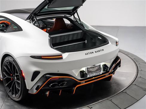 Used 2025 Aston Martin V8 Vantage Coupe image 35