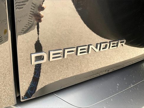 Used 2025 Land Rover Defender 110 V8 image 20