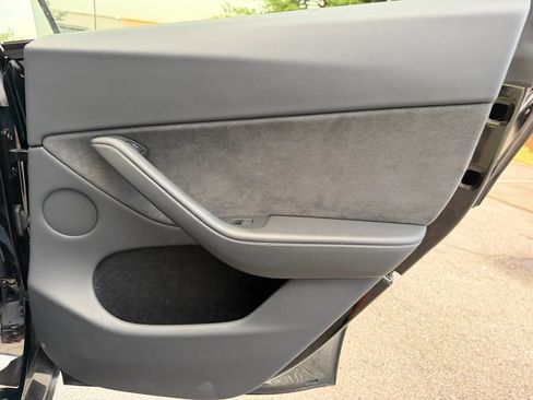 Used 2023 Tesla Model Y Long Range AWD/4WD image 29