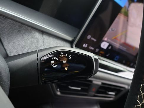 Certified 2025 Volkswagen Tiguan S image 26