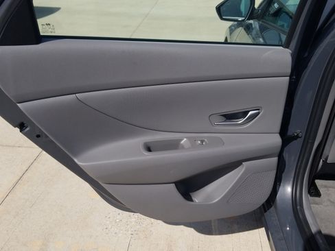 Used 2025 Hyundai Elantra Sport FWD image 11