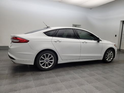 Used 2017 Ford Fusion SE w/ Fusion SE Technology Package image 10