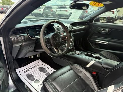Used 2021 Ford Mustang Shelby GT500 w/ Technology Package RWD image 3