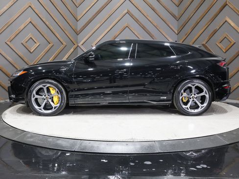 Used 2023 Lamborghini Urus S image 3