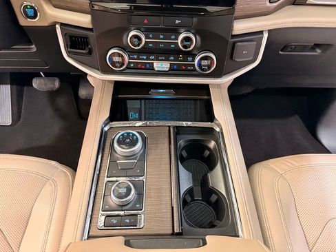 Used 2023 Ford Expedition Limited image 26