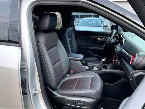 Used 2022 Chevrolet Blazer RS w/ Driver Confidence II Package FWD image 9