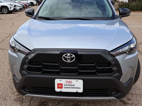 Used 2026 Toyota Corolla Cross LE FWD image 8