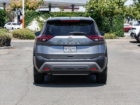 Used 2023 Nissan Rogue SV w/ SV Premium B Package FWD image 4