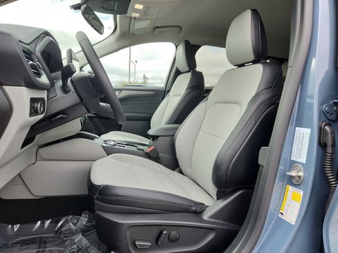 Used 2024 Ford Escape SE FWD image 9