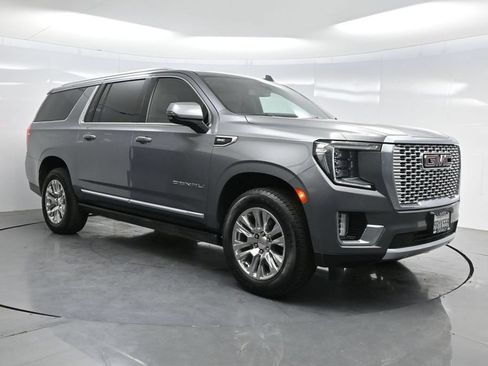 Used 2022 GMC Yukon XL Denali AWD/4WD image 43