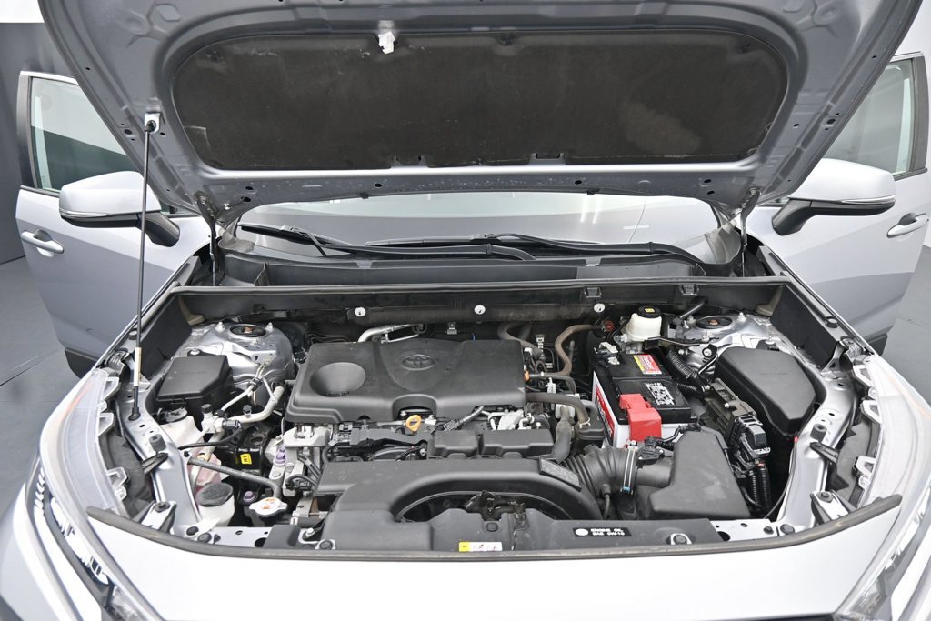 Used 2021 Toyota RAV4 XLE AWD/4WD image 26