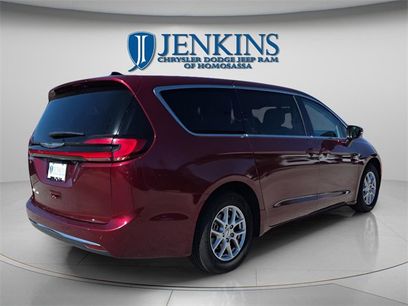 Used 2023 Chrysler Pacifica Touring-L