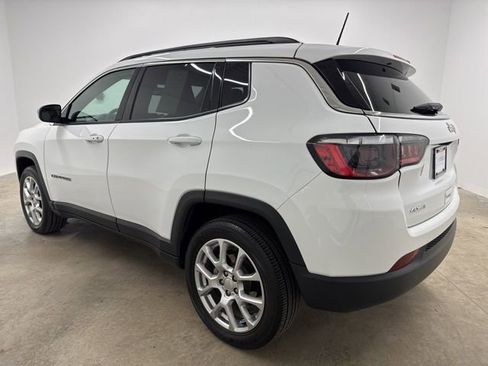 Used 2023 Jeep Compass Latitude AWD/4WD image 7