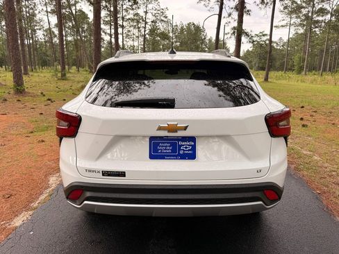 New 2026 Chevrolet Trax LT w/ Driver Confidence Package FWD image 4
