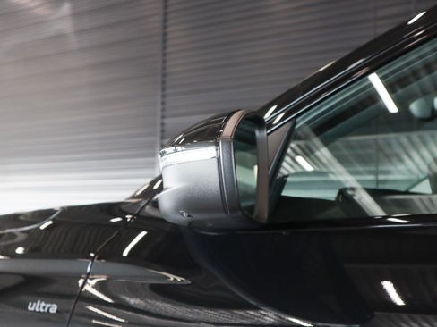 Used 2025 Audi Q6 e-tron Premium image 28