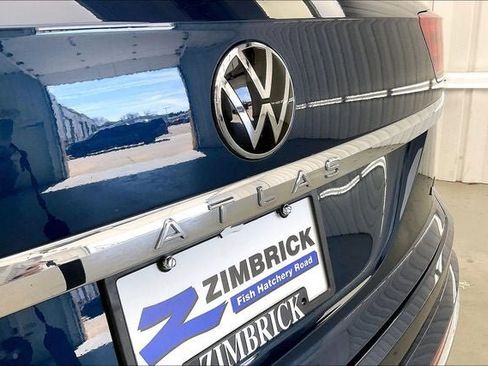 Used 2023 Volkswagen Atlas Cross Sport SEL Premium R-Line AWD/4WD image 9