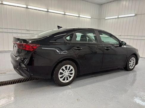 Used 2024 Kia Forte LX FWD image 3