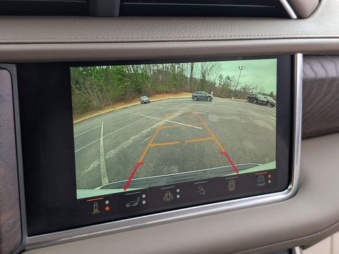 Used 2024 GMC Yukon XL Denali w/ Advanced Technology Package image 29