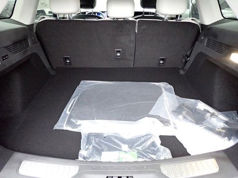 New 2026 Lincoln Nautilus Premier image 5