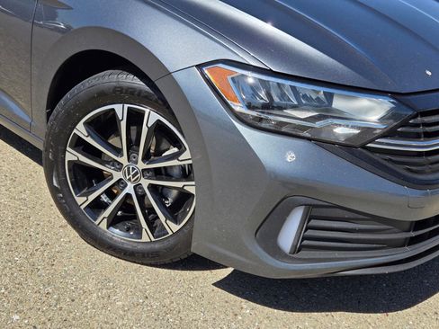 Used 2022 Volkswagen Jetta Sport FWD image 9