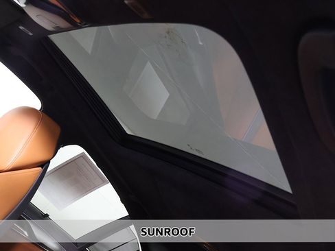 Used 2021 BMW M5 image 4