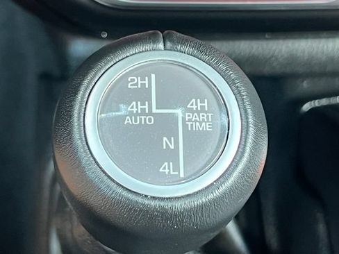 Used 2025 Jeep Wrangler Unlimited Rubicon AWD/4WD image 35