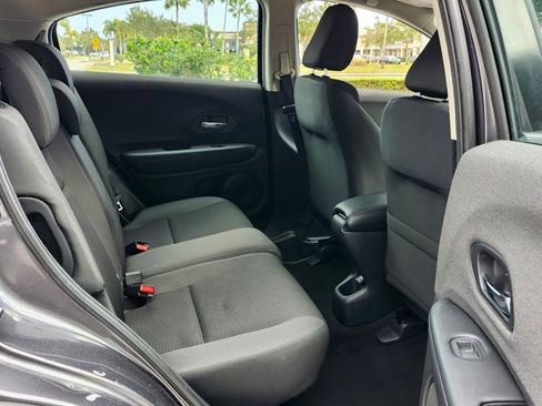 Certified 2019 Honda HR-V LX image 13