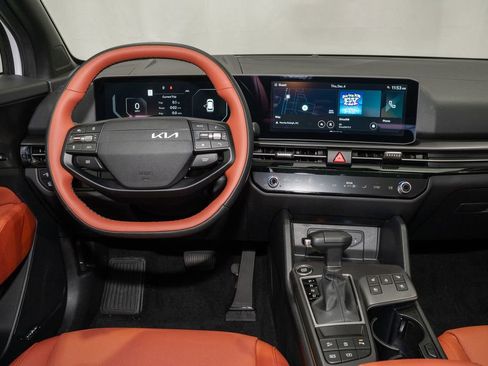 New 2026 Kia Sportage SX image 8