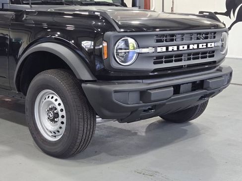 New 2025 Ford Bronco 4-Door image 2