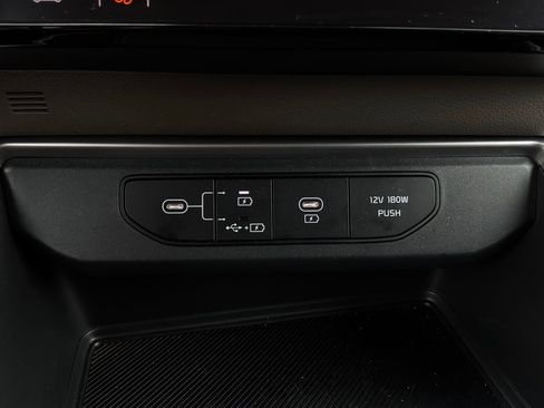 Used 2026 Kia Carnival FWD image 27
