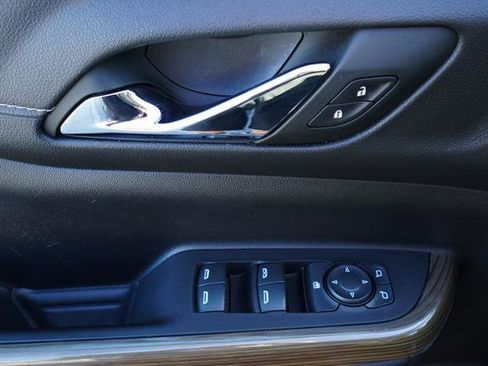 Used 2023 GMC Acadia SLE image 13