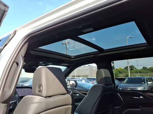 Certified 2024 Cadillac Escalade Premium Luxury w/ Performance Package AWD/4WD image 14