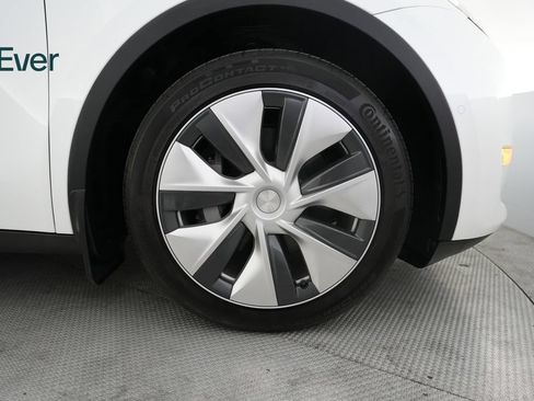 Used 2022 Tesla Model Y Long Range AWD/4WD image 20