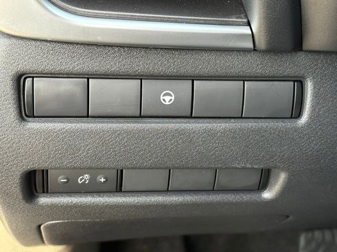 Certified 2023 Nissan Rogue SV image 20