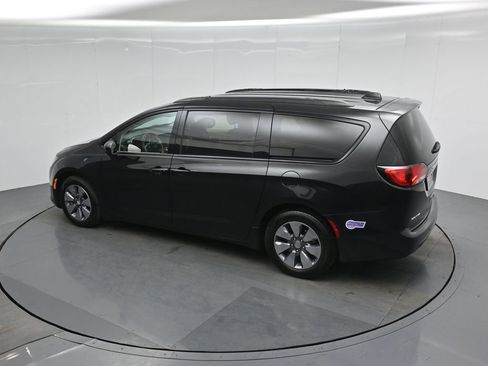 Used 2018 Chrysler Pacifica Limited w/ Advanced Safetytec Group image 43