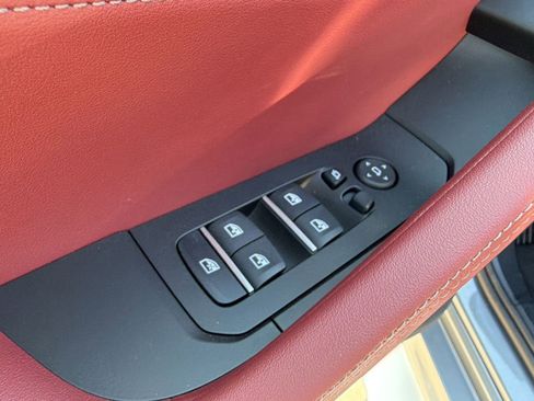 New 2026 BMW X6 xDrive40i w/ Executive Package image 20