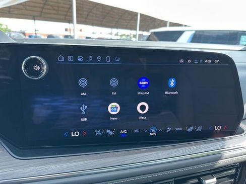 New 2025 Chevrolet Suburban Premier image 28