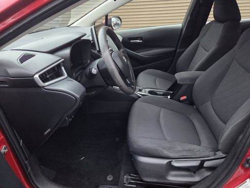 Used 2021 Toyota Corolla LE image 9