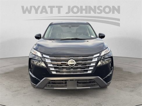 Used 2024 Nissan Rogue SV image 8