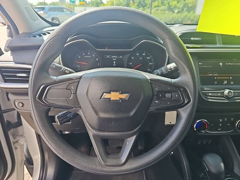 Used 2023 Chevrolet TrailBlazer LS FWD image 15