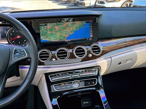 Used 2018 Mercedes-Benz E 300 image 6