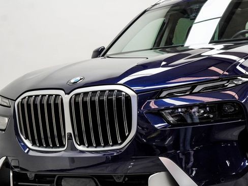 Used 2025 BMW X7 xDrive40i image 2