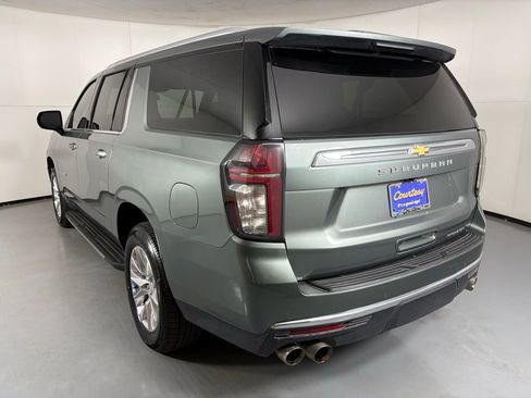 Used 2023 Chevrolet Suburban Premier image 7