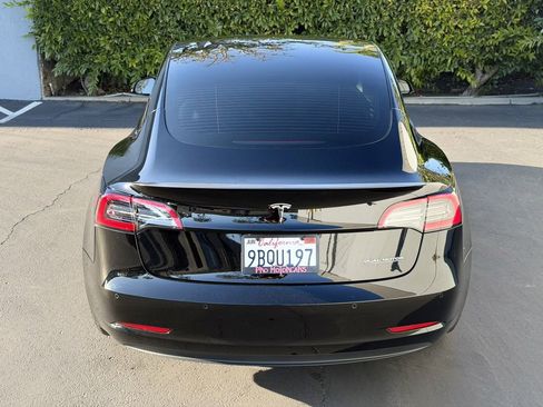 Used 2022 Tesla Model 3 Performance image 9